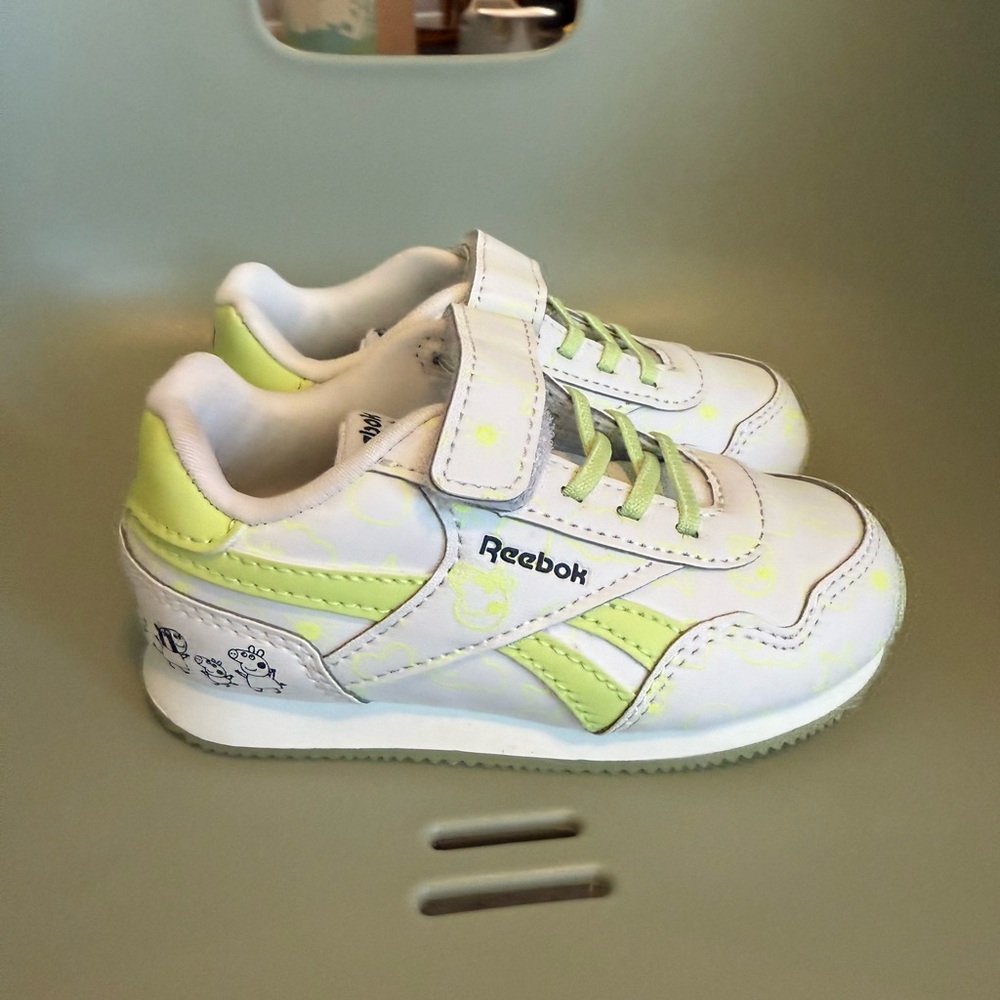 EUC Reebok Peppa Pig x Royal Classic Jogger